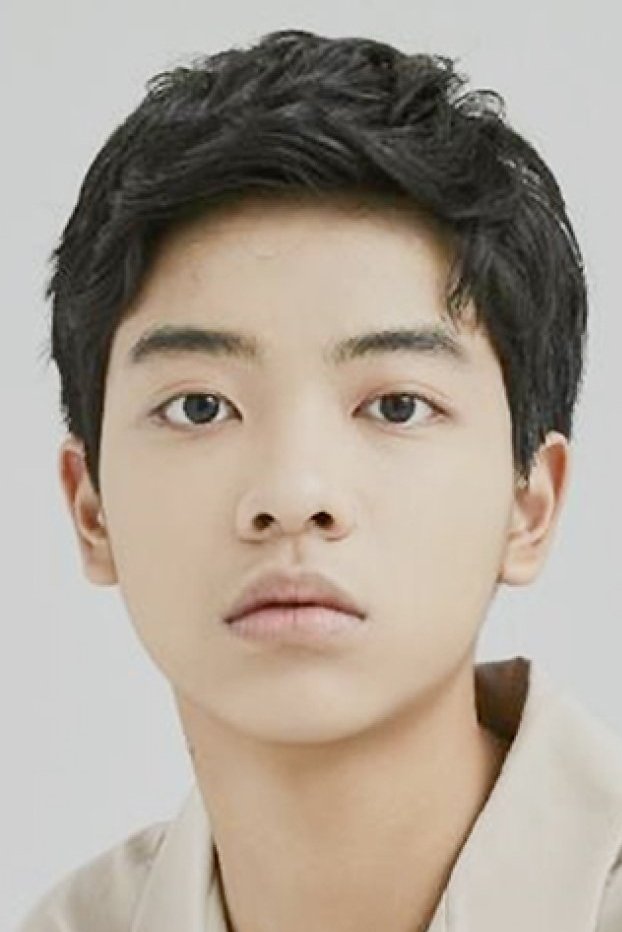 Фото  (Kang Chae-min)