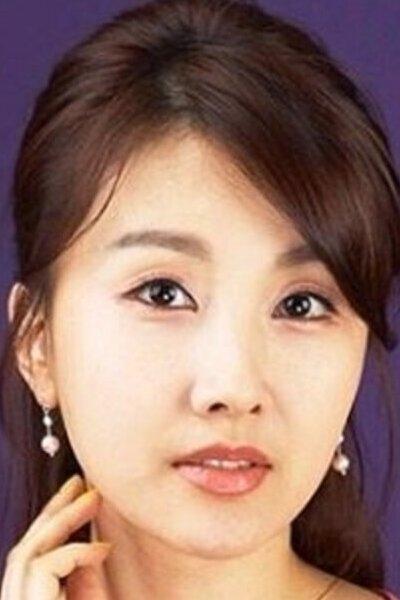 Фото  (Lee Hyun-kyoung)