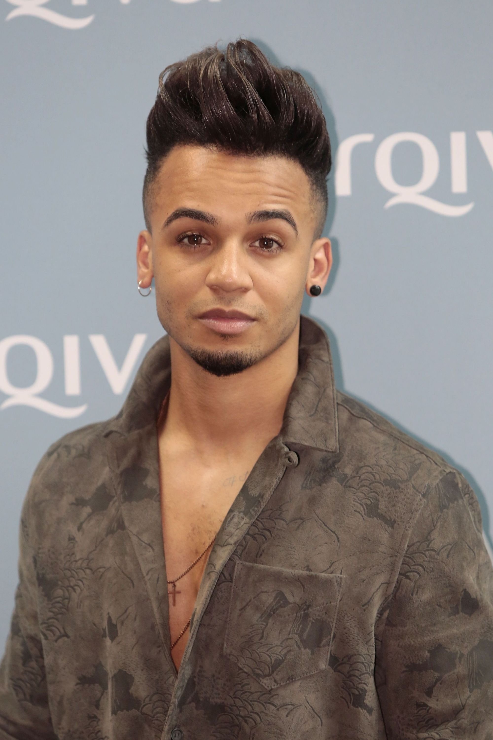 Фото  (Aston Merrygold)