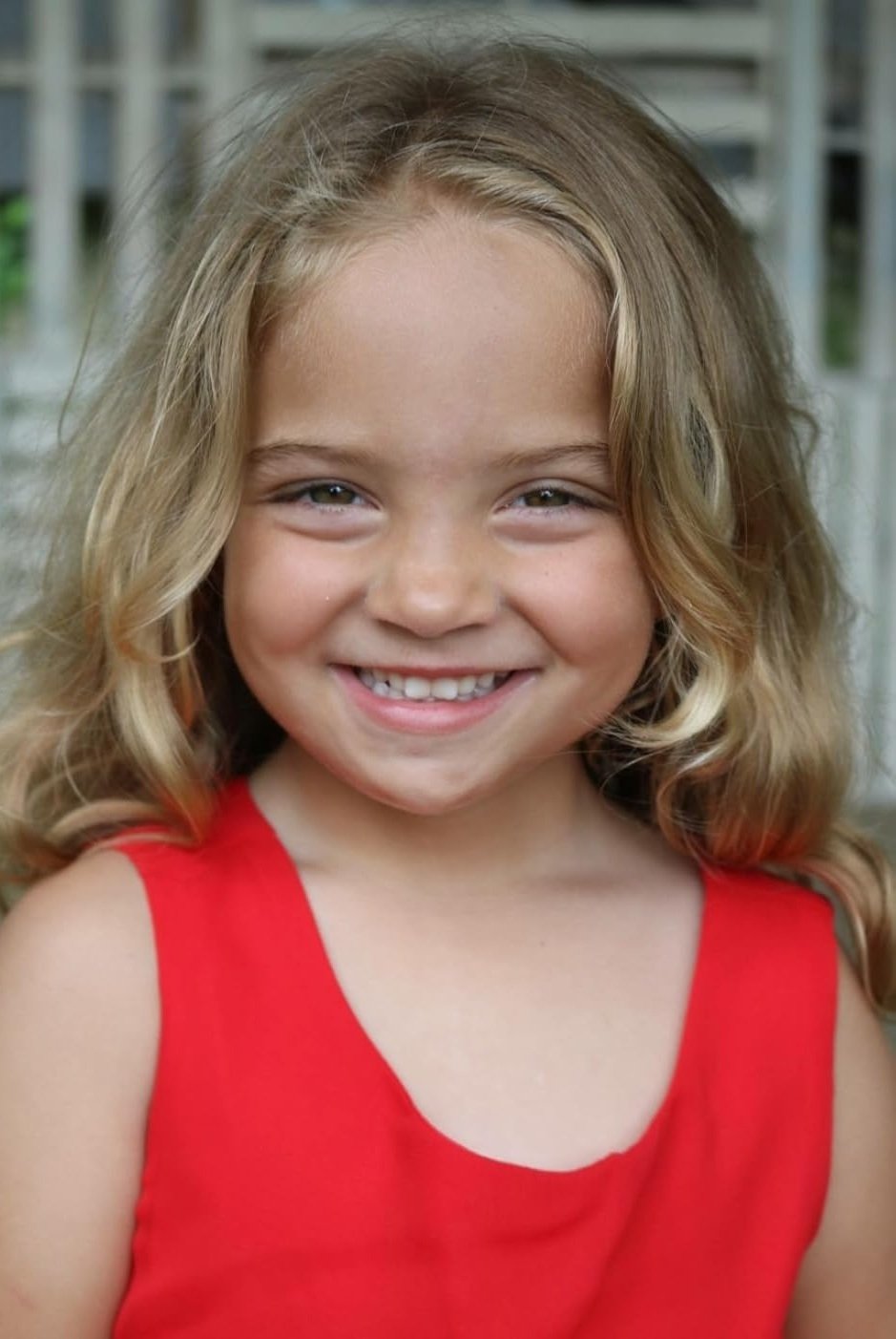 Фото  (Chloe & Sophia Garcia-Frizzi)