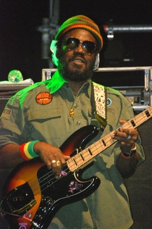 Фото  (Aston Barrett)