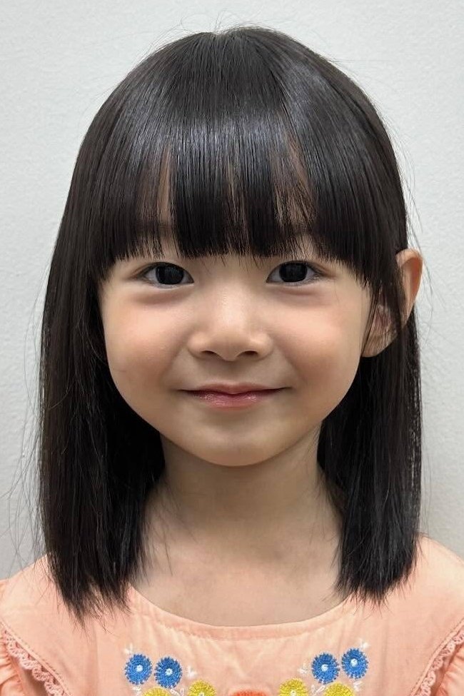 Фото  (Sin Chae-rin)