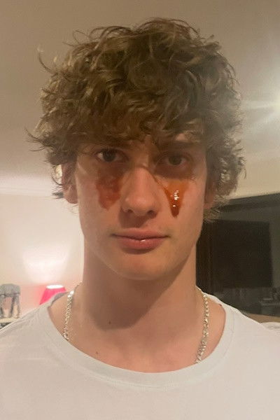 Фото  (Cameron Wykes)