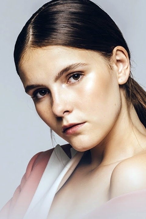 Фото  (Camille Schneyder)