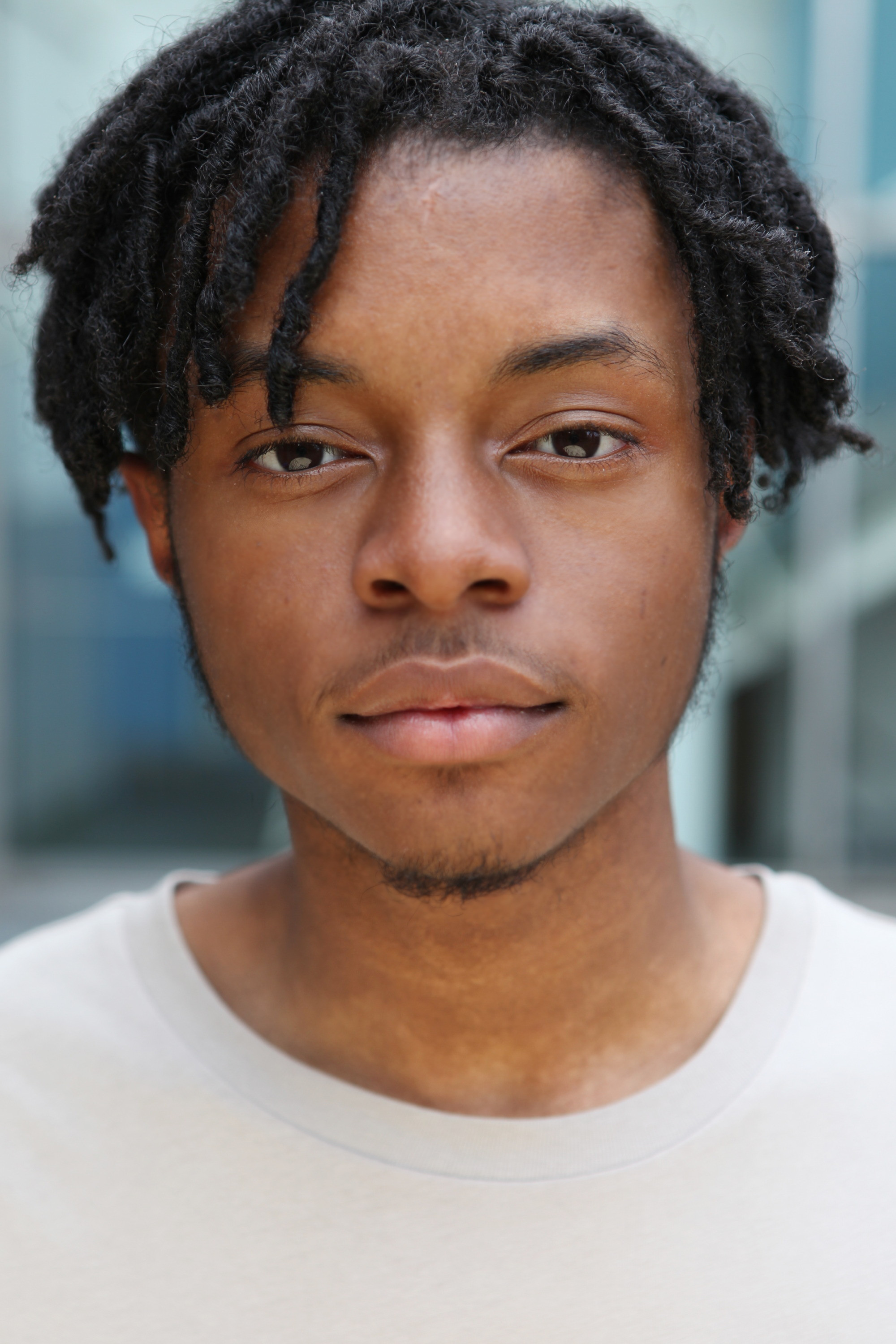 Фото  (Ethan Hazzard)