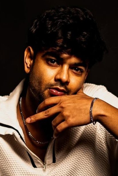 Фото  (Alam Khan)