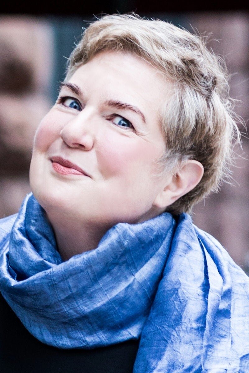 Фото  (Mary Jo Pehl)