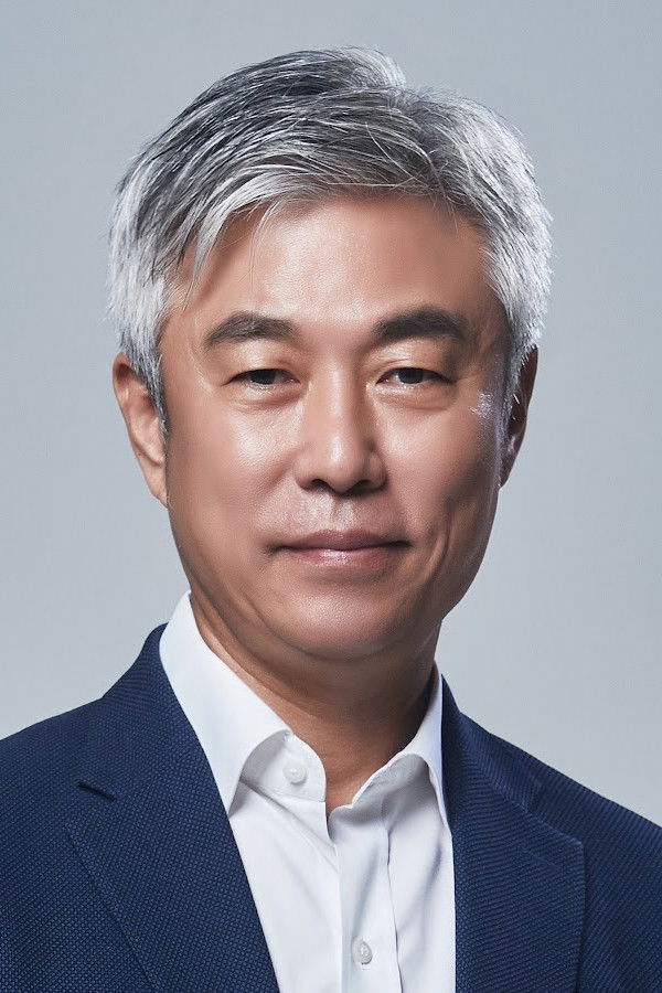 Фото  (Lee Young-don)