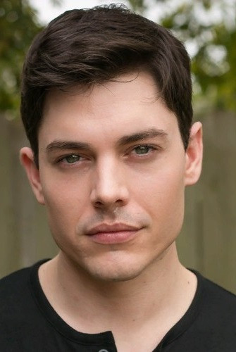 Фото  (Bryan Hall)