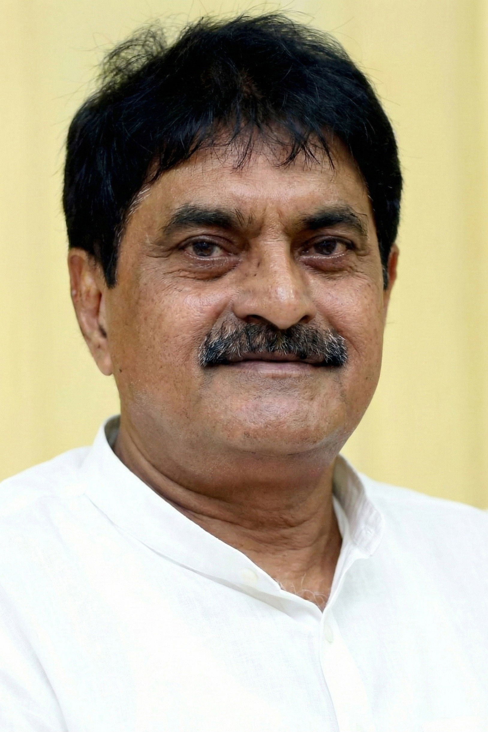 Фото  (Sravanthi Ravi Kishore)