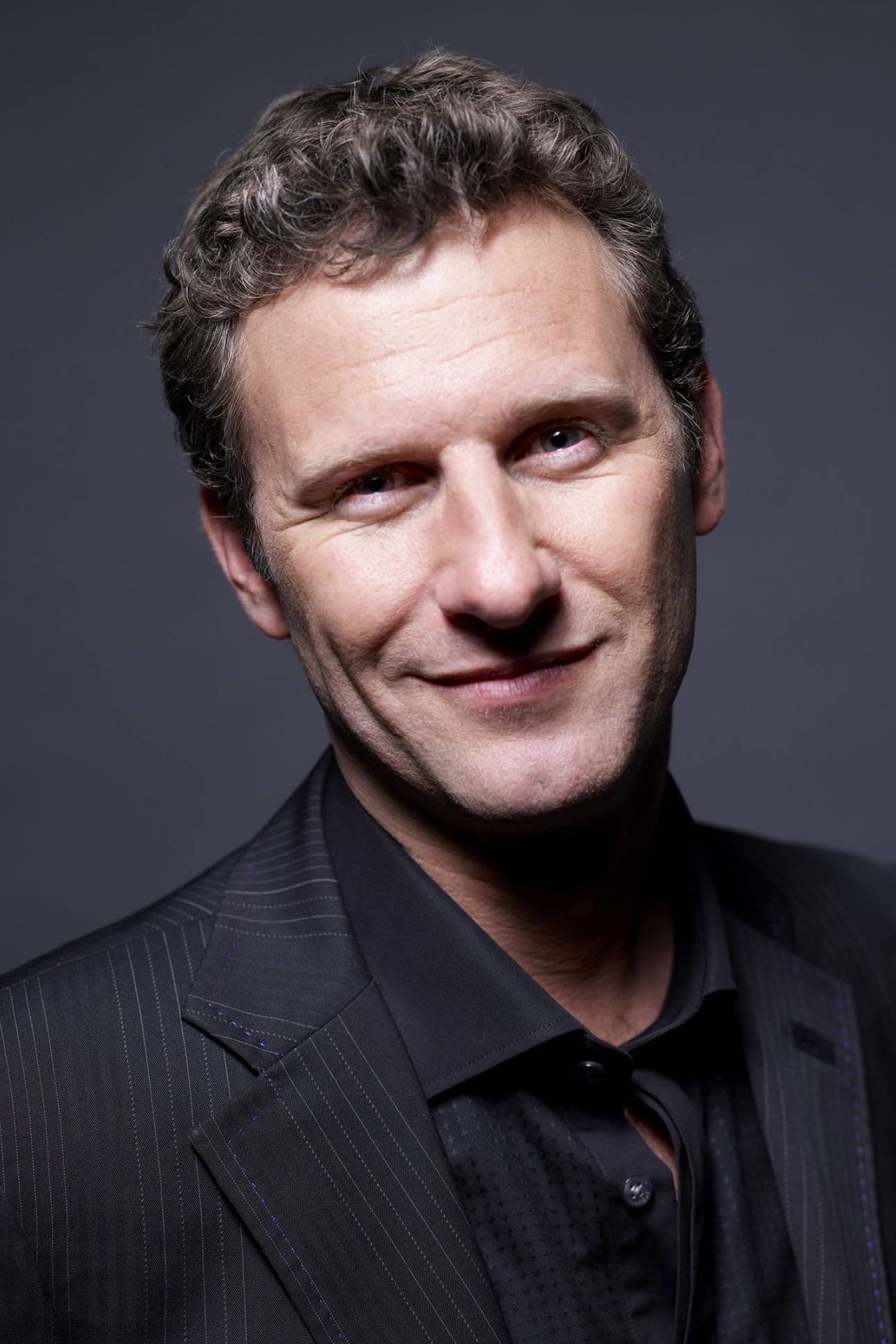 Фото  (Adam Hills)