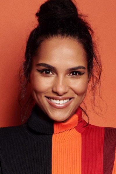 Фото  (Saffron Hocking)