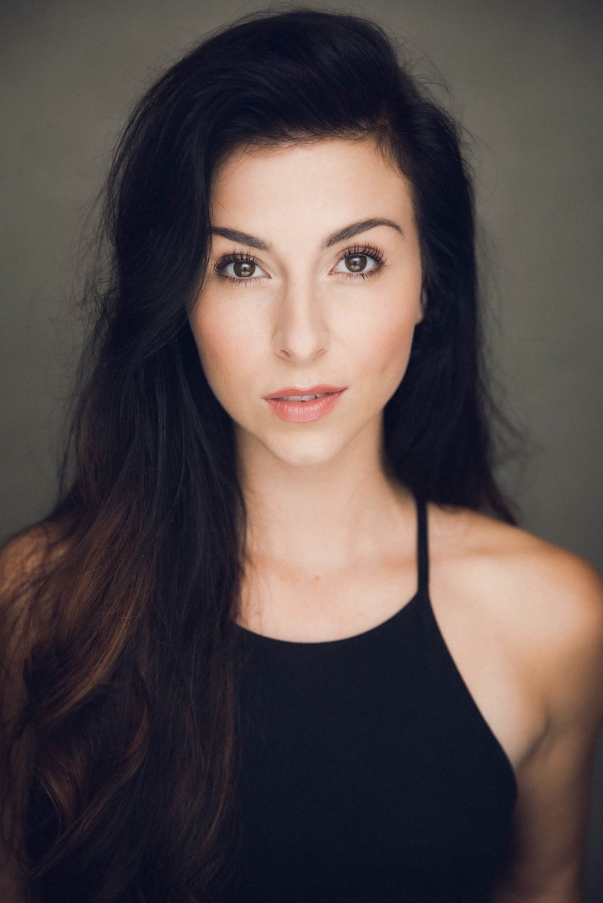 Фото  (Analisa Wall)