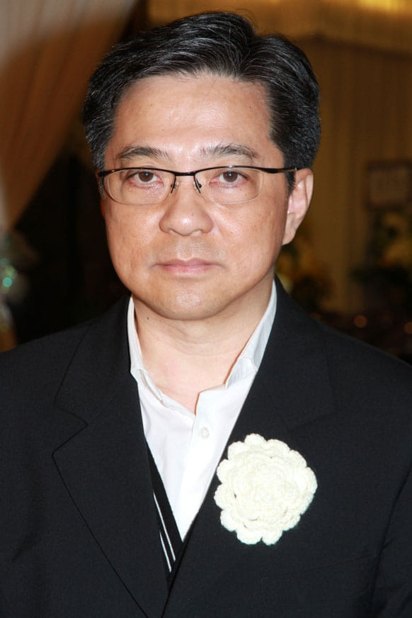 Фото  (Francis Mak Yun-Sau)