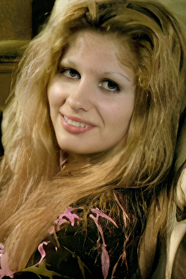 Фото  (Christa Barrymore)