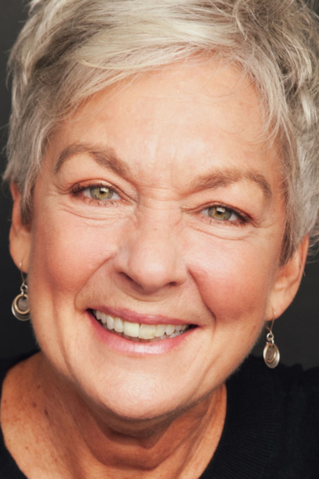 Фото  (Michele Pawk)