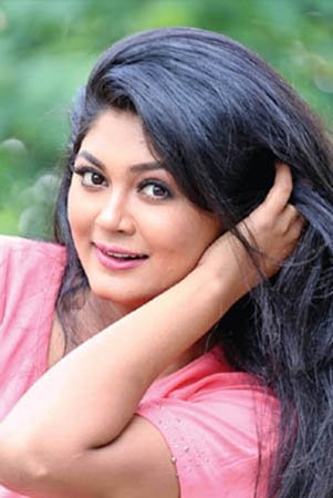Фото  (Mousumi Hamid)