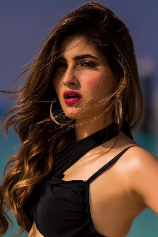 Фото  (Karishma Sharma)