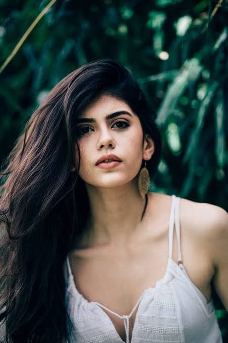 Фото Санджана Сангі (Sanjana Sanghi)