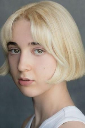Фото  (Maisie Ayres)