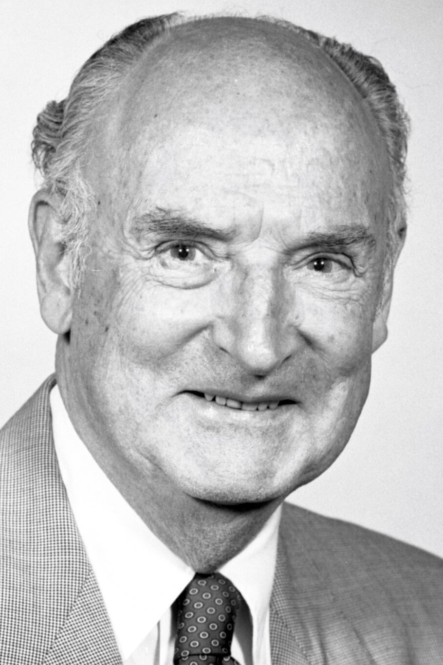 Фото  (Charles Warren Hostler)