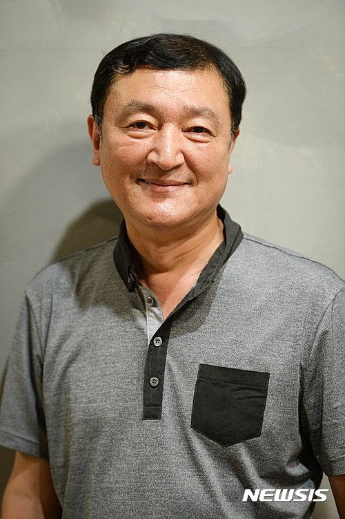 Фото  (Koh In-bae)