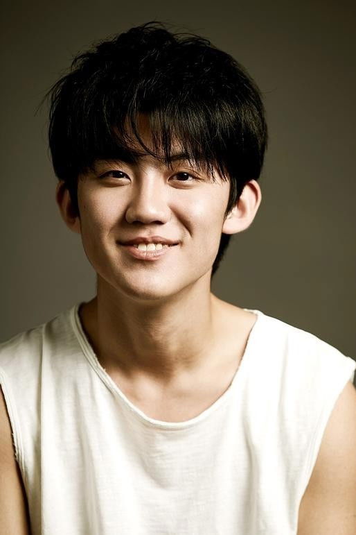 Фото  (Kang Yiming)