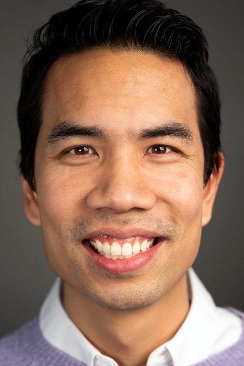 Фото  (Roy Y. Chan)