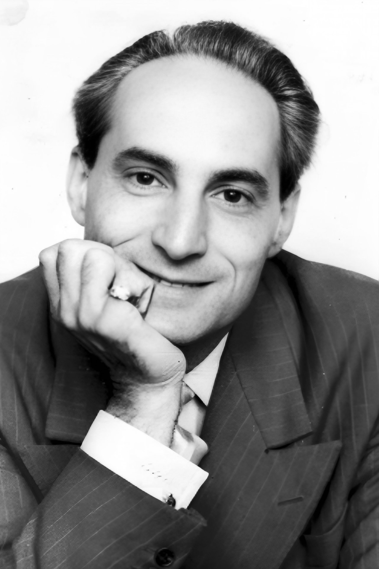 Фото  (Roger Roger)