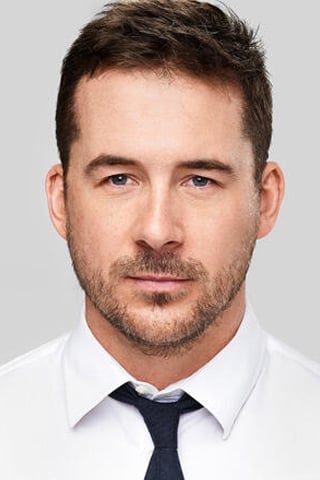 Фото  (Barry Sloane)