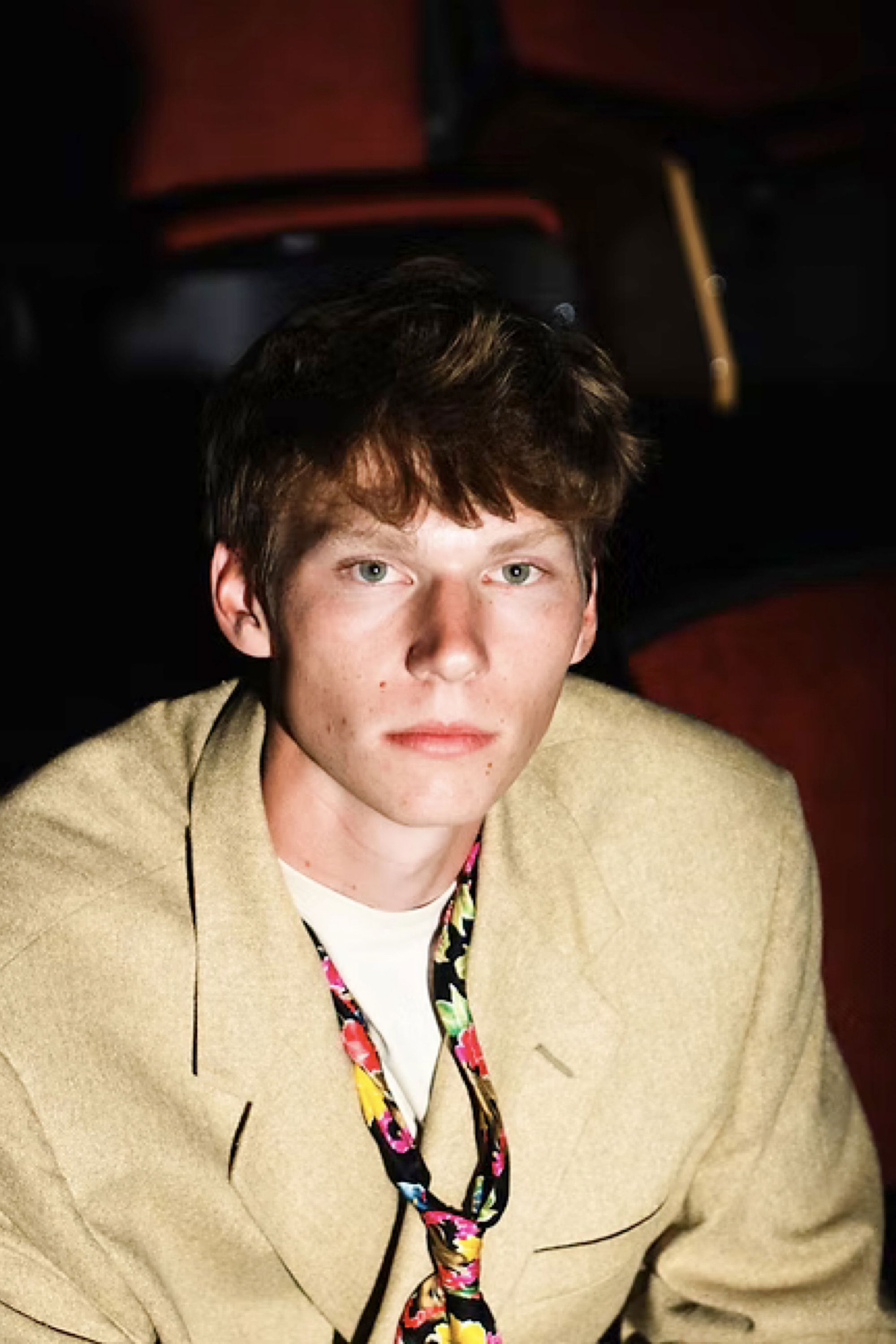 Фото  (Ethan Hewitt)