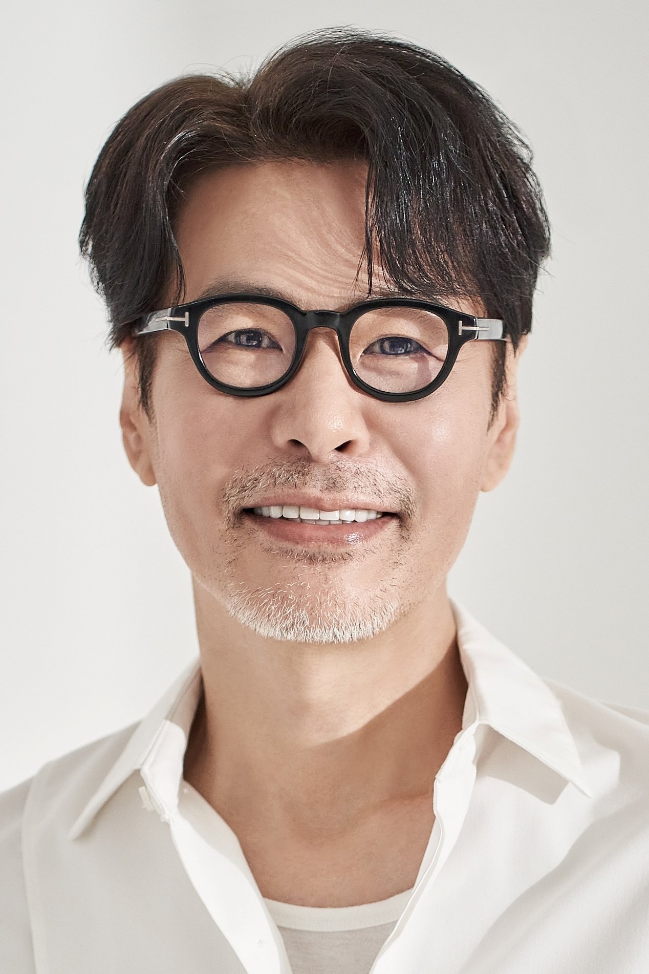 Фото  (Yoon Sang)