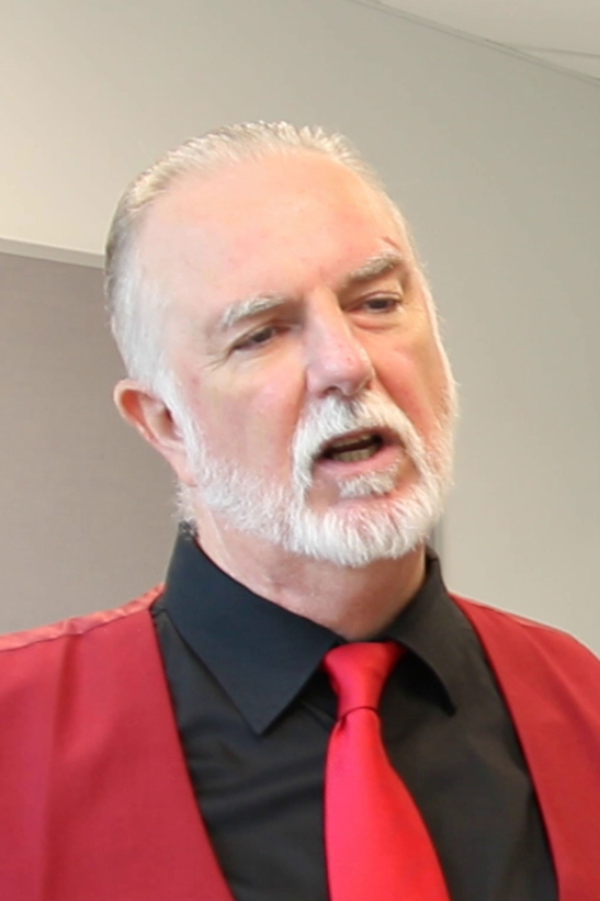 Фото  (John Holland)