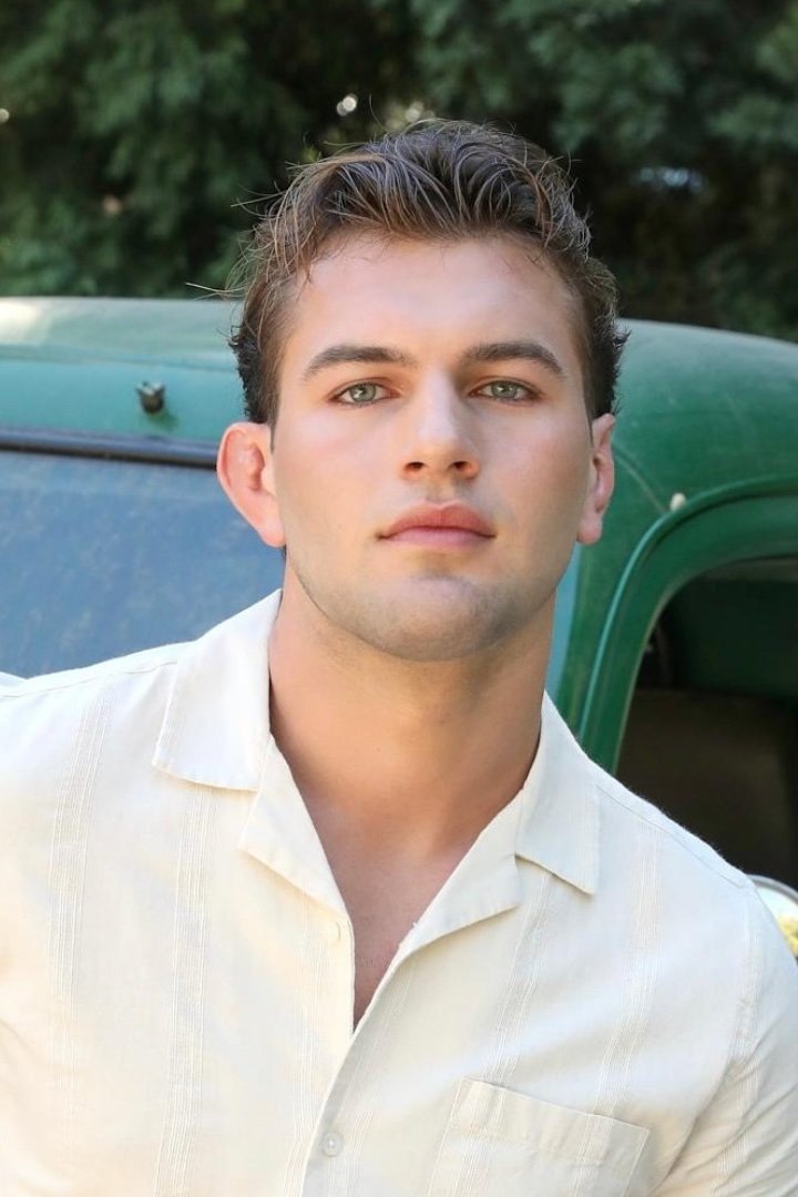 Фото  (Mason Eaglin)