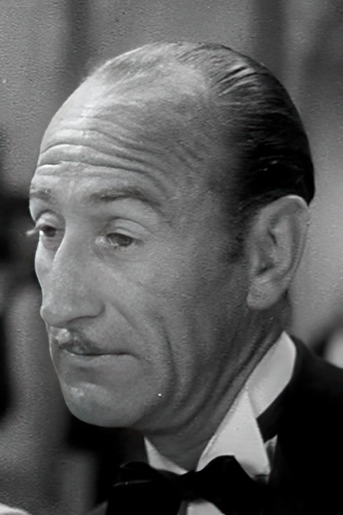 Фото  (Charles Redgie)