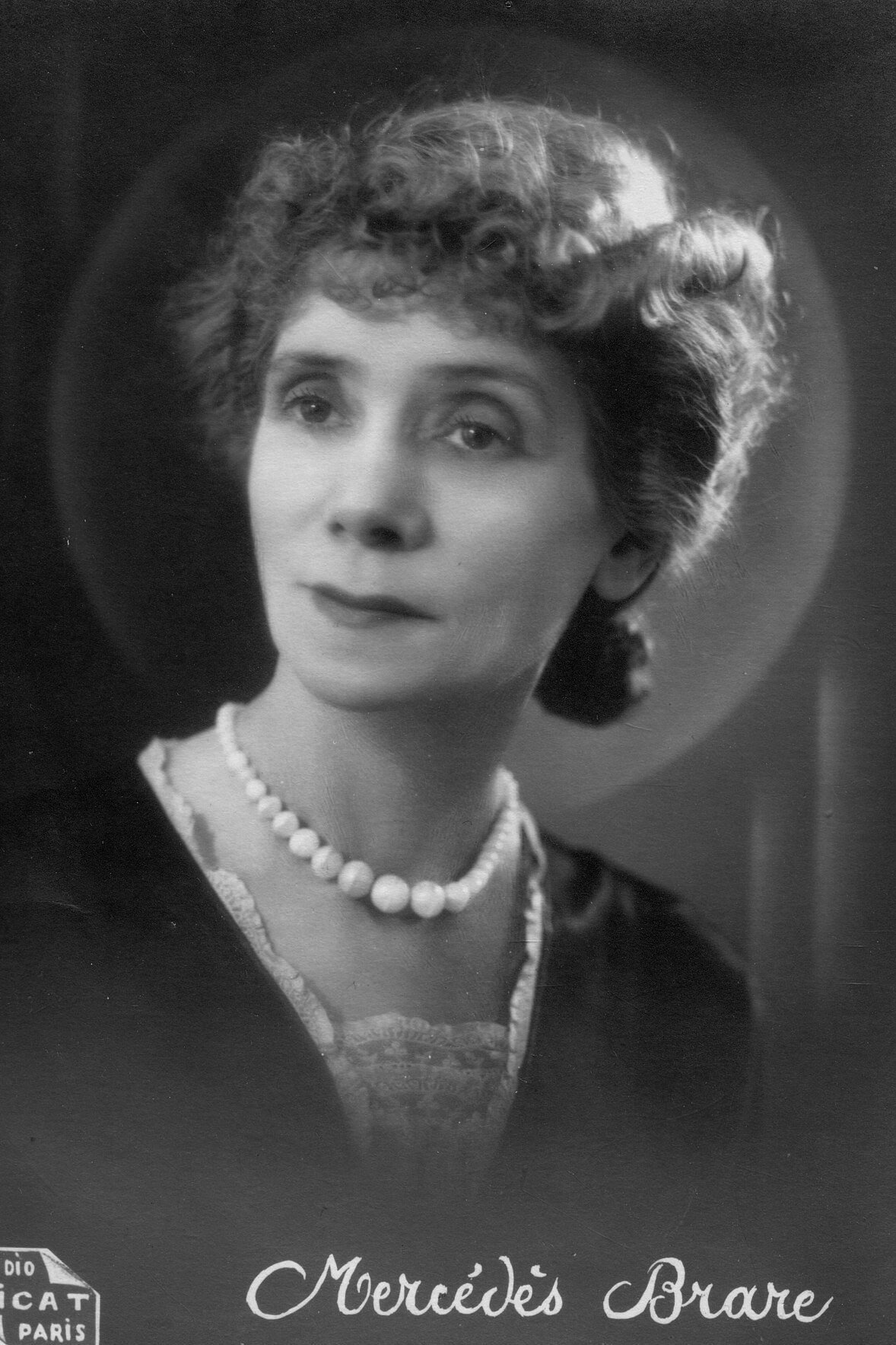 Фото  (Mercédès Brare)