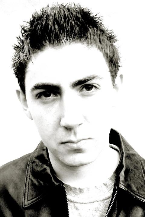 Фото  (Lewis James)