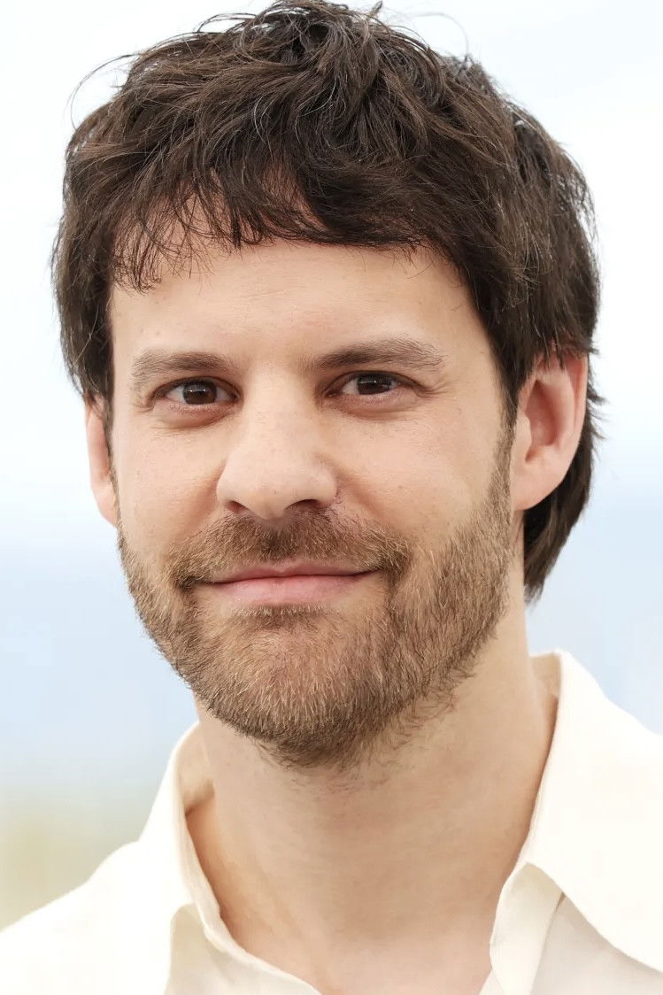 Фото  (Charlie Polinger)