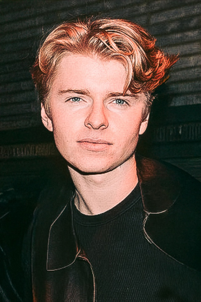 Фото  (Oliver West)