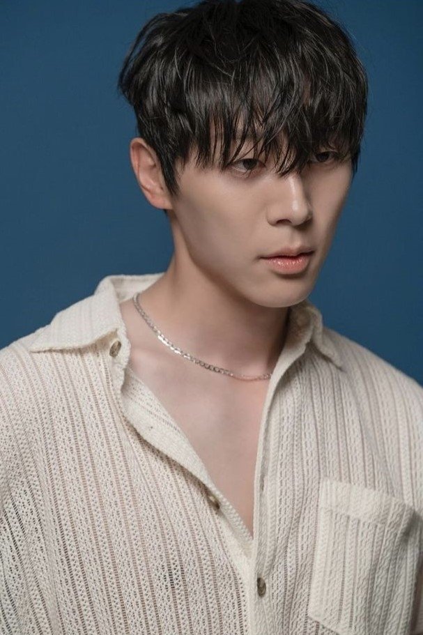 Фото  (Shin Hyun-soo)