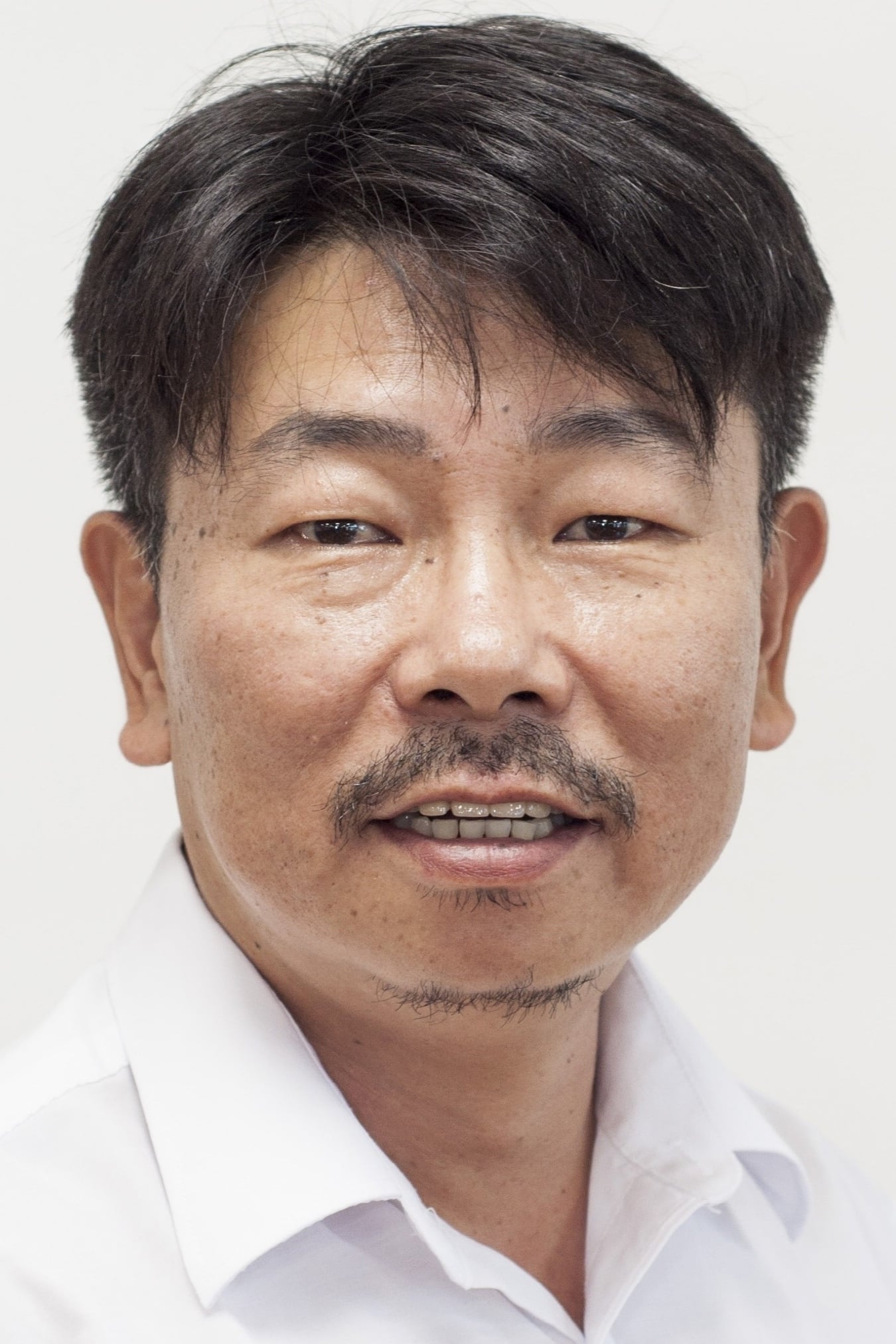 Фото  (Yang Heung-ju)