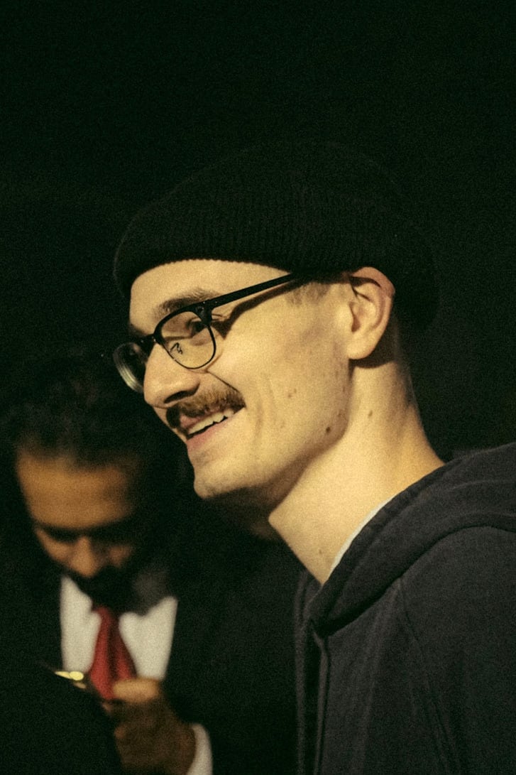 Фото  (Sam Jenson)