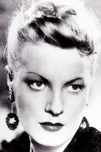 Фото  (Junie Astor)