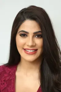 Фото  (Nikki Tamboli)