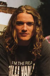 Фото  (Whitfield Crane)