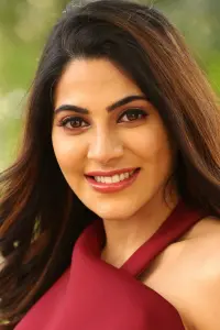 Фото  (Nikki Tamboli)