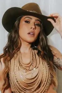 Фото  (Lauana Prado)