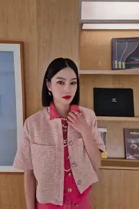 Фото  (Park Jung-yoon)