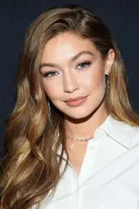 Фото  (Gigi Hadid)