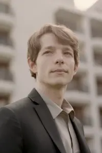 Фото  (Mike Faist)
